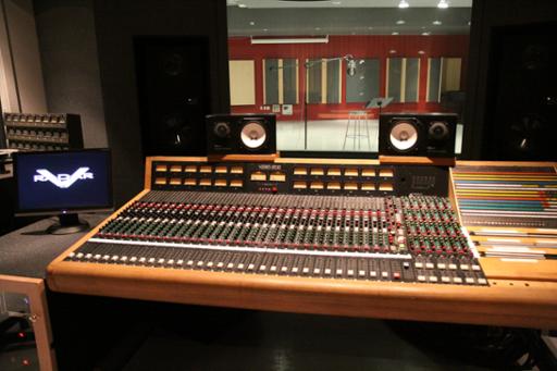 studio-310-trident-into-tracking-floor
